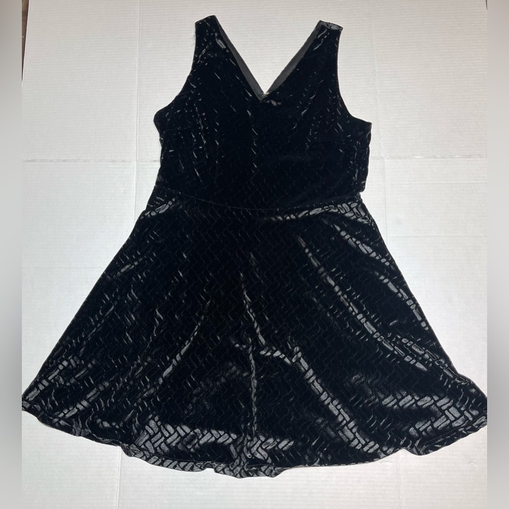 Charming Charlie Black Sleeveless Velvet Dress Size Large